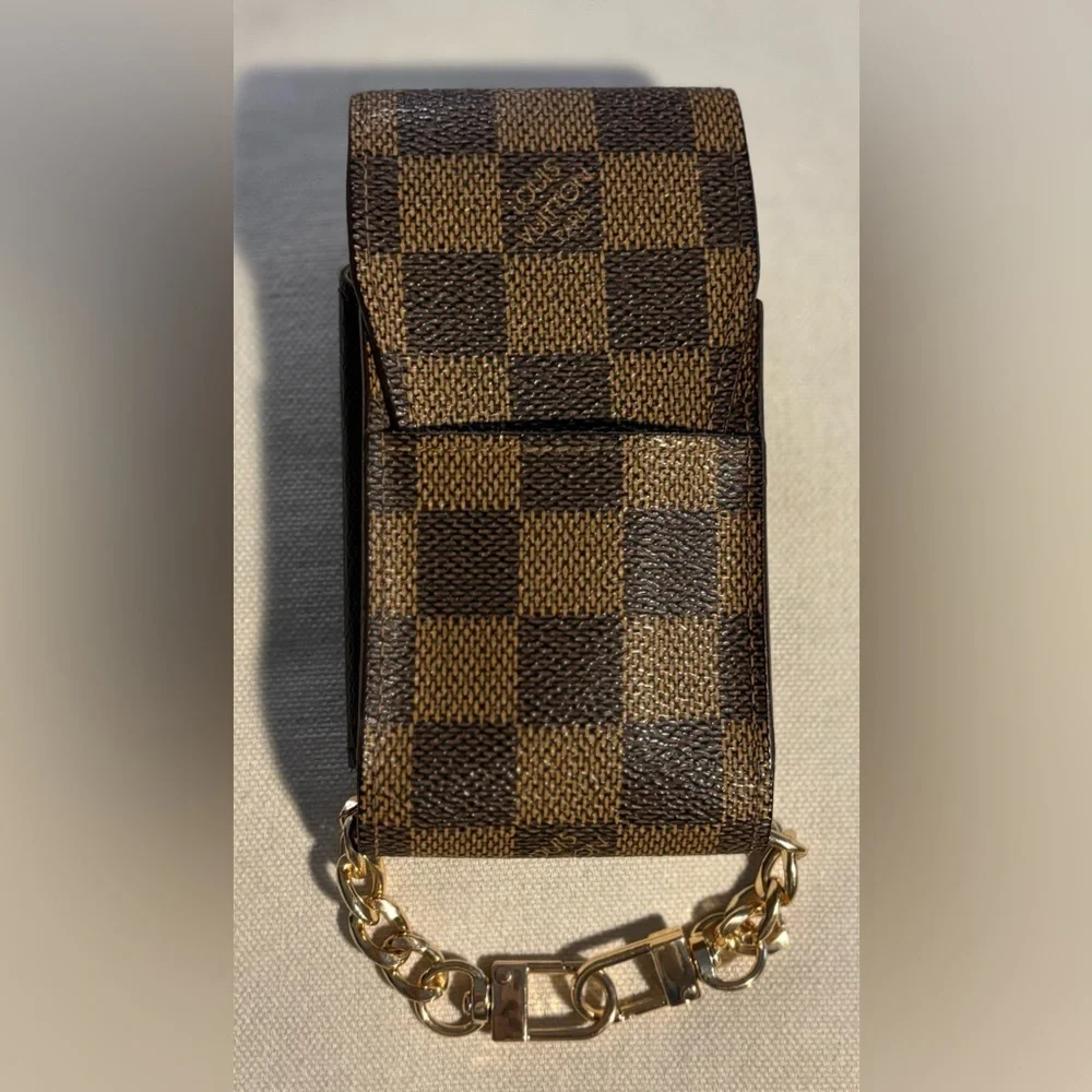 Louis Vuitton Damier Ébène Mini Pouch – Vintage!
